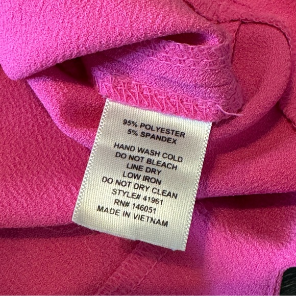 Monteau size Medium Pink High Waisted Scalloped Hem Shorts - Picture 9 of 10